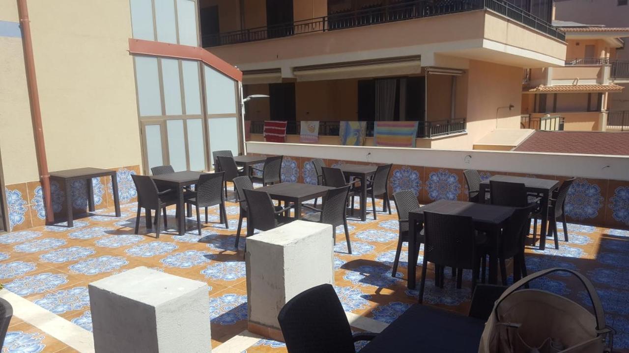 Nuova Aurora Rent Rooms Roccalumera Exteriér fotografie