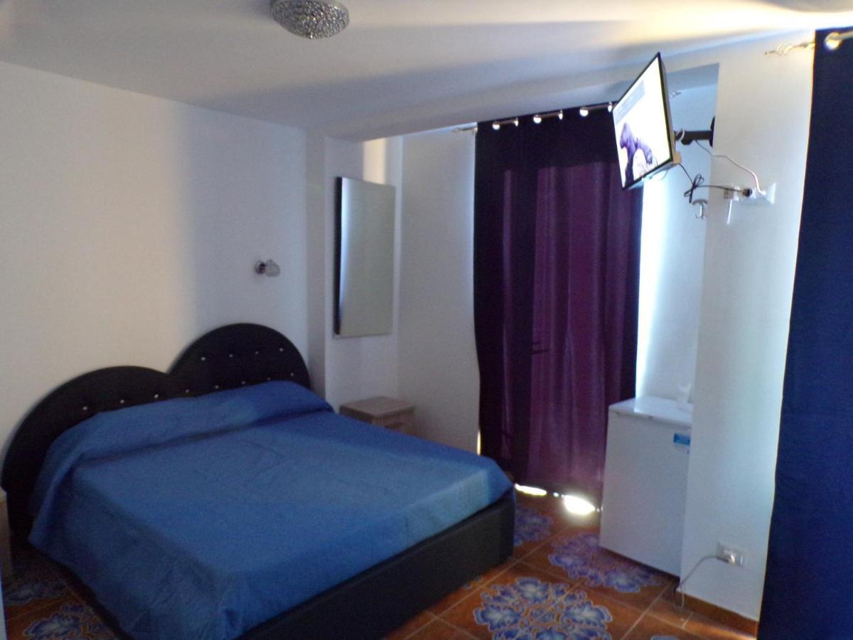 Nuova Aurora Rent Rooms Roccalumera Exteriér fotografie