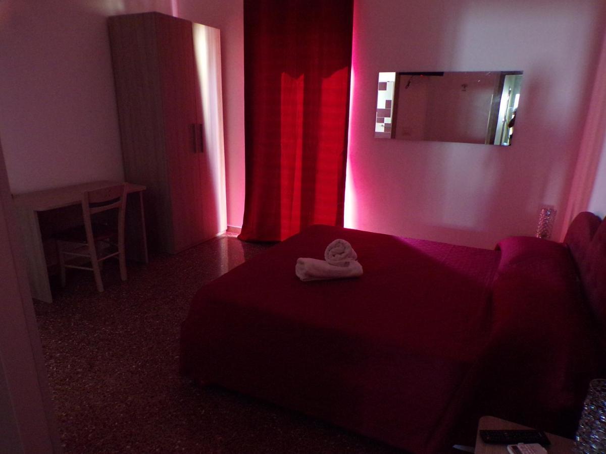 Nuova Aurora Rent Rooms Roccalumera Exteriér fotografie