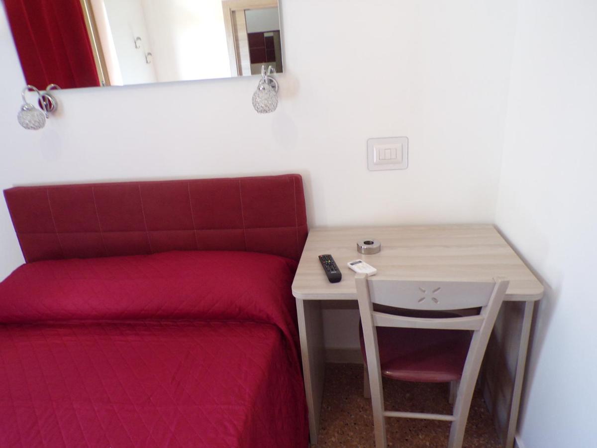 Nuova Aurora Rent Rooms Roccalumera Exteriér fotografie