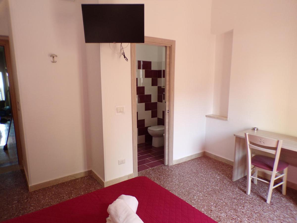 Nuova Aurora Rent Rooms Roccalumera Exteriér fotografie