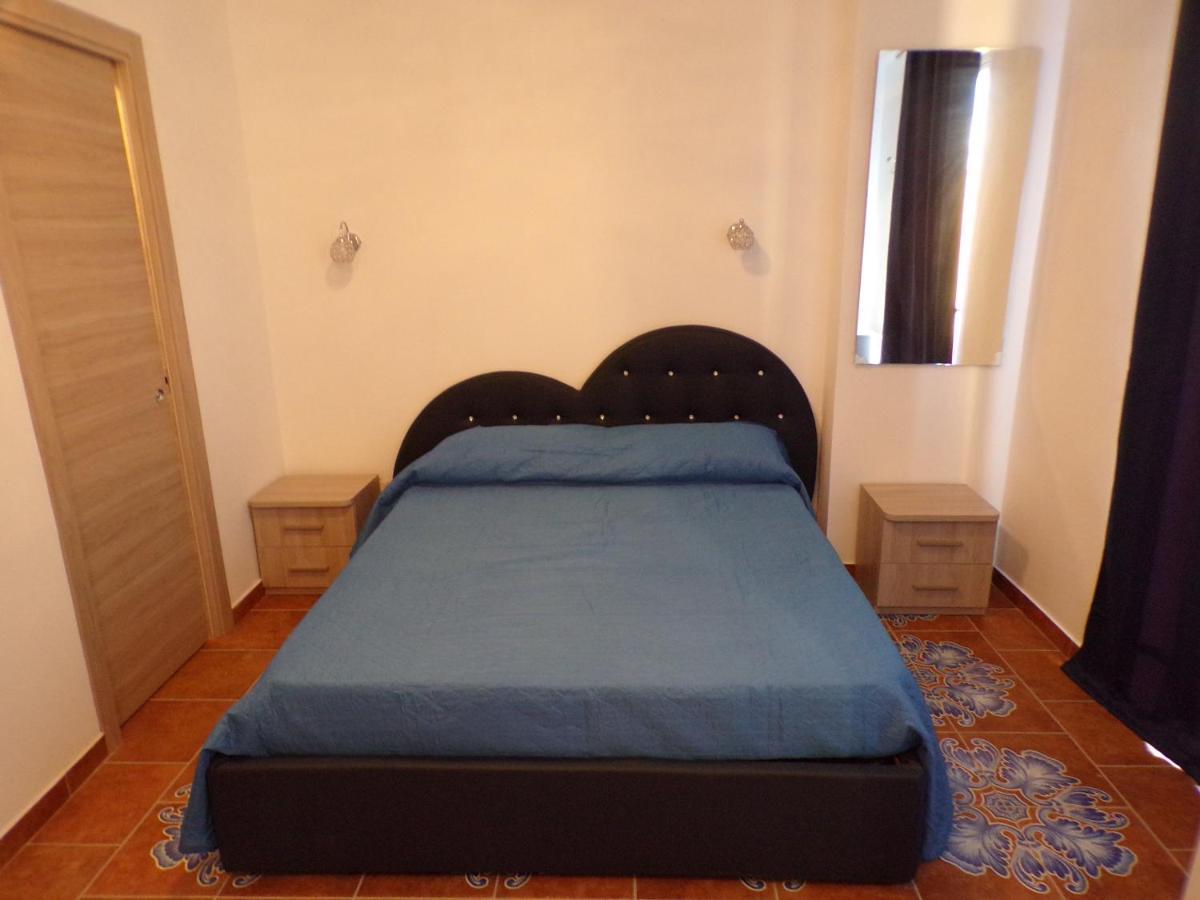 Nuova Aurora Rent Rooms Roccalumera Exteriér fotografie