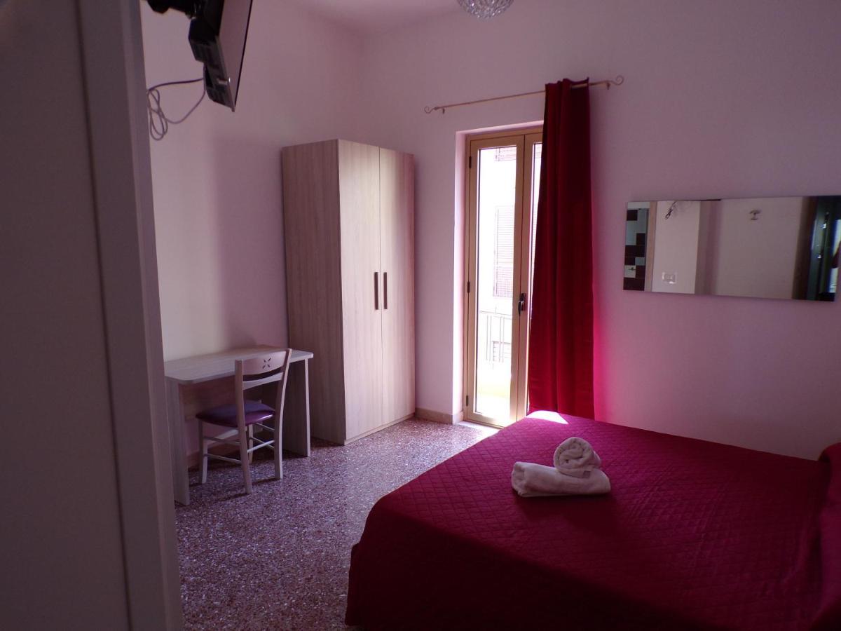 Nuova Aurora Rent Rooms Roccalumera Exteriér fotografie