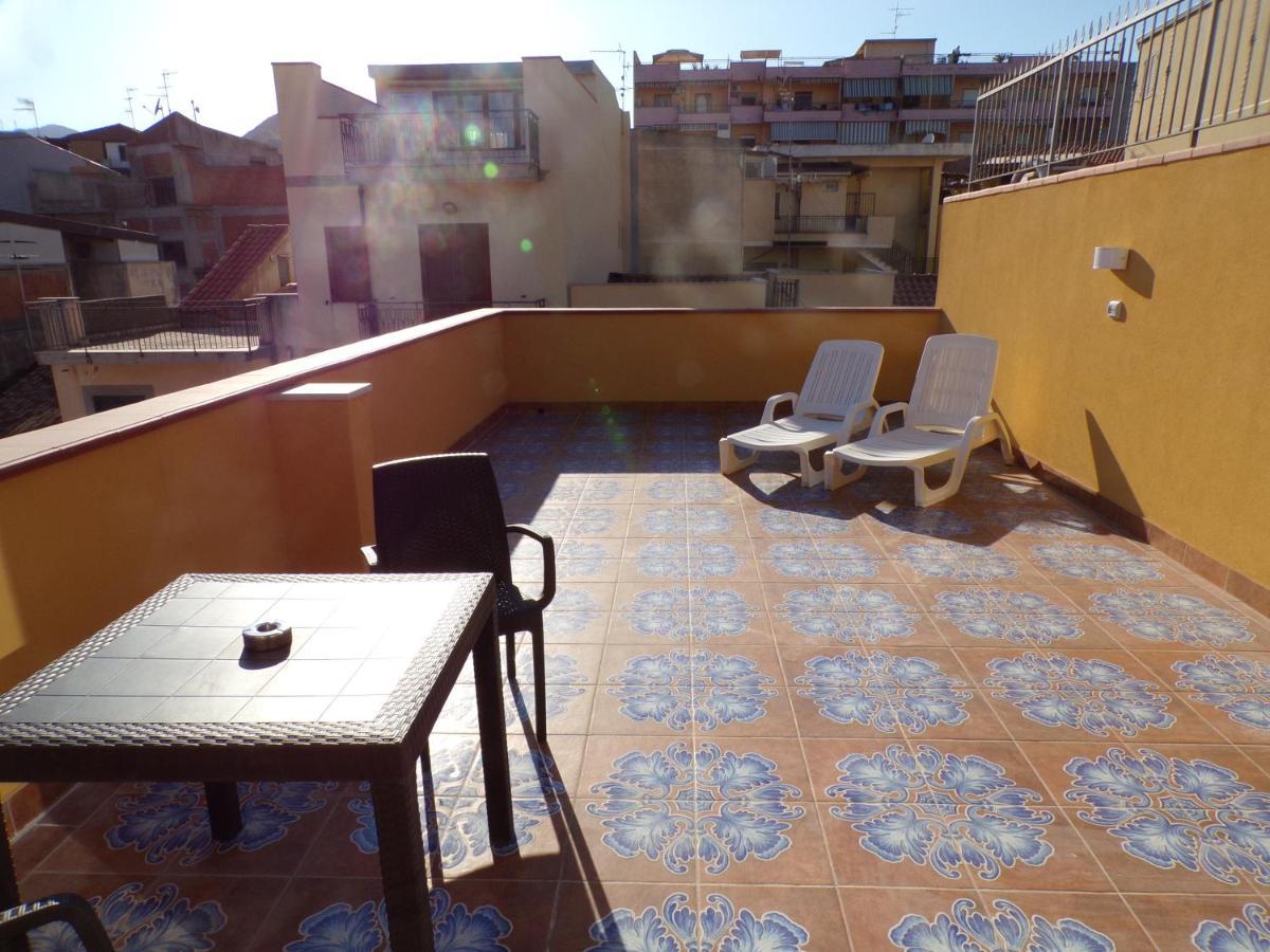 Nuova Aurora Rent Rooms Roccalumera Exteriér fotografie