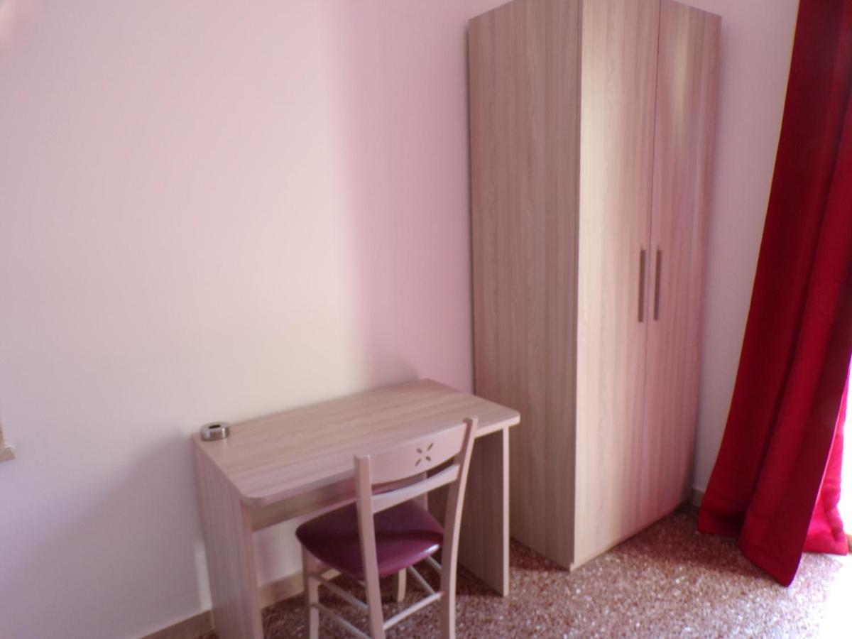 Nuova Aurora Rent Rooms Roccalumera Exteriér fotografie