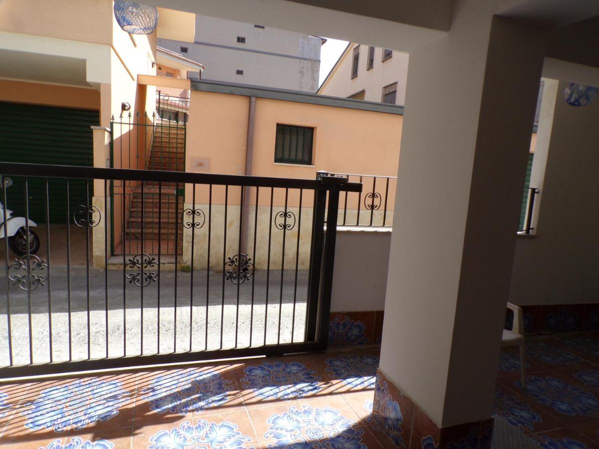 Nuova Aurora Rent Rooms Roccalumera Exteriér fotografie