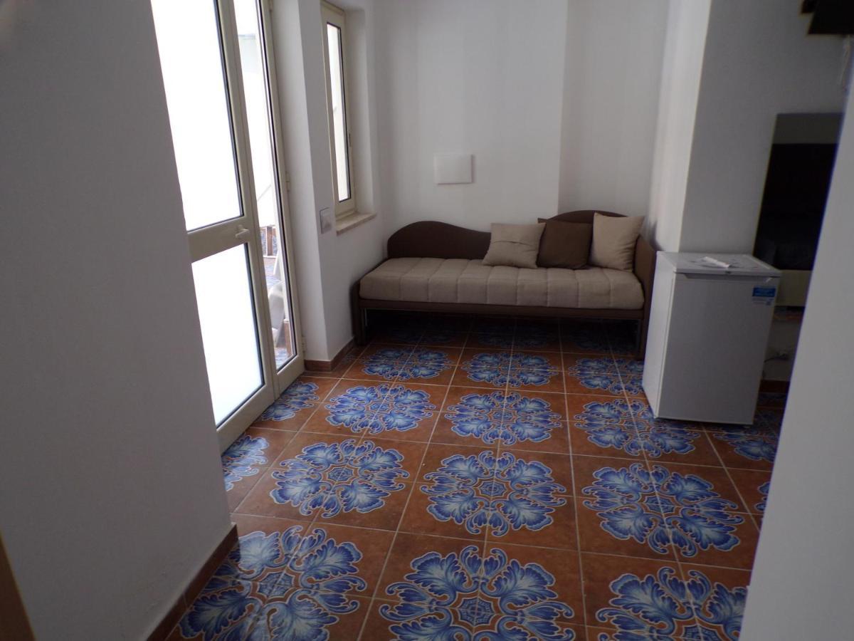 Nuova Aurora Rent Rooms Roccalumera Exteriér fotografie