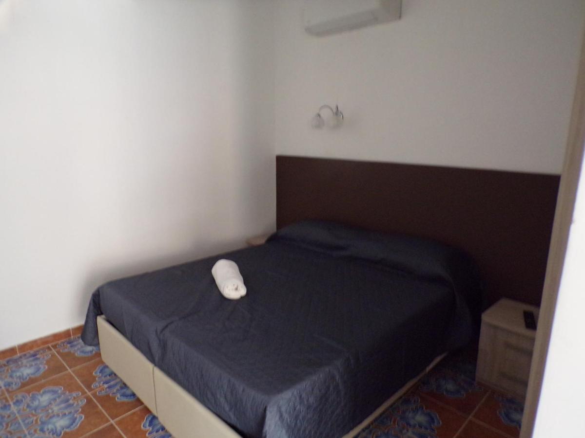 Nuova Aurora Rent Rooms Roccalumera Exteriér fotografie