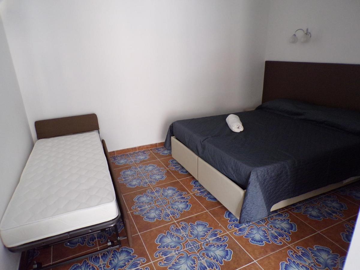 Nuova Aurora Rent Rooms Roccalumera Exteriér fotografie
