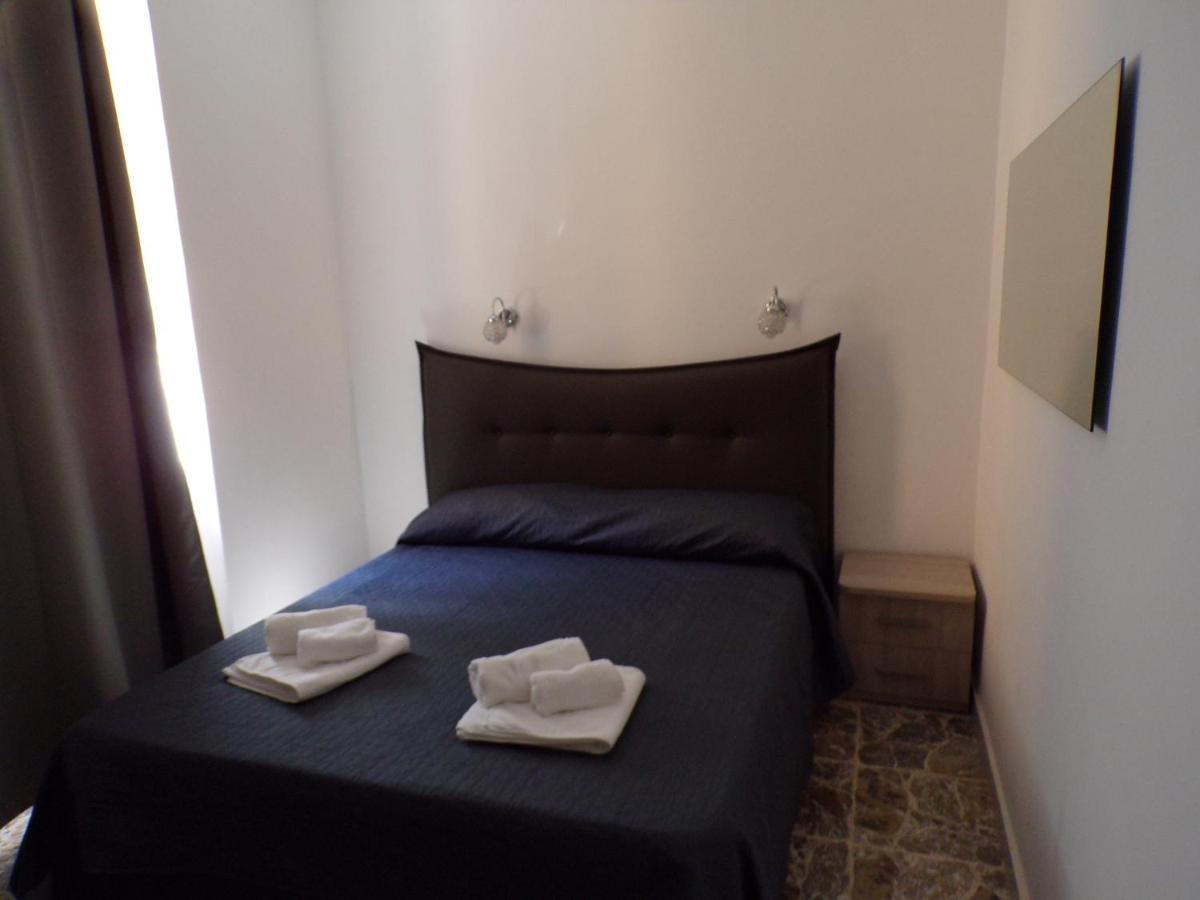 Nuova Aurora Rent Rooms Roccalumera Exteriér fotografie