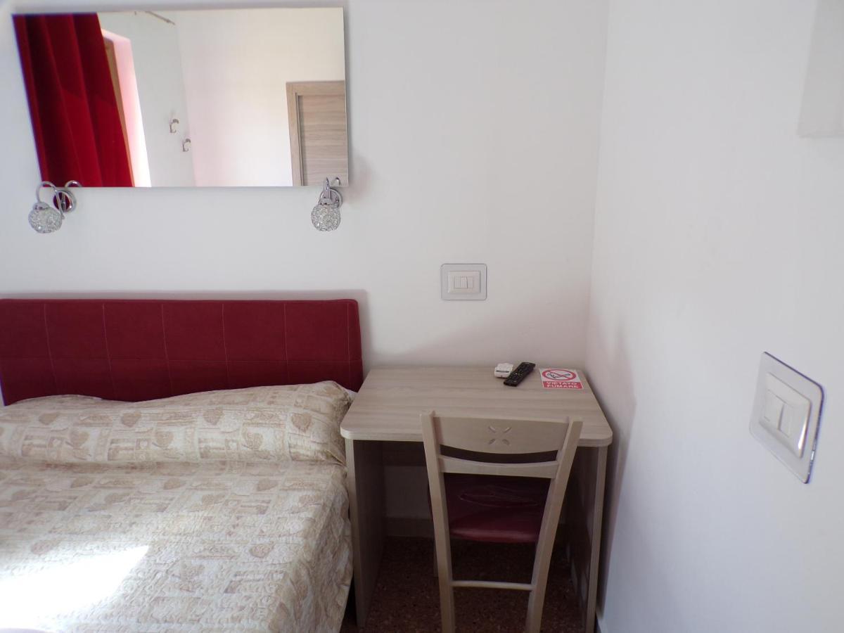 Nuova Aurora Rent Rooms Roccalumera Exteriér fotografie