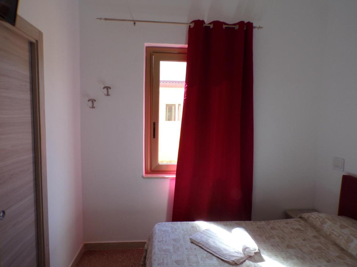 Nuova Aurora Rent Rooms Roccalumera Exteriér fotografie
