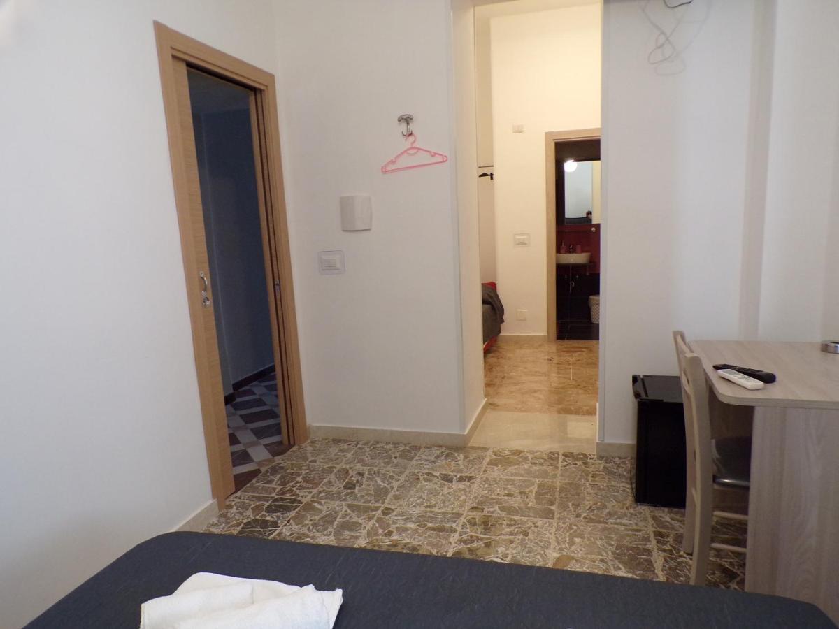 Nuova Aurora Rent Rooms Roccalumera Exteriér fotografie