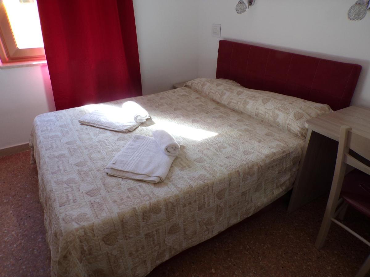 Nuova Aurora Rent Rooms Roccalumera Exteriér fotografie