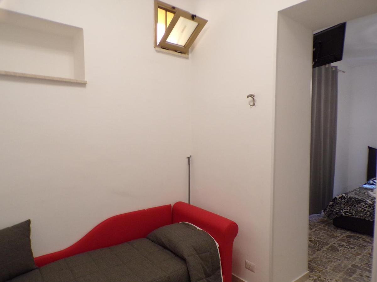 Nuova Aurora Rent Rooms Roccalumera Exteriér fotografie